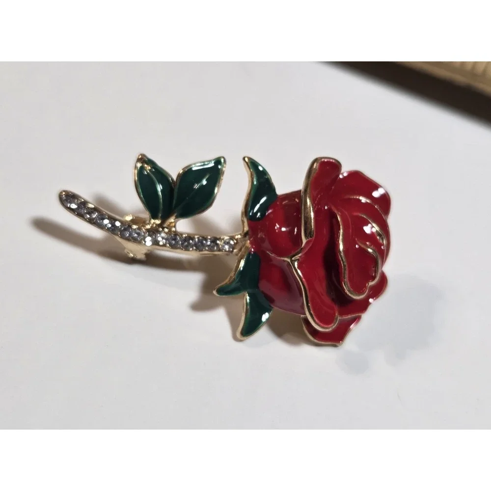 Single Red Rose Rhinestone Enamel Brooch Pendant Gold-Tone